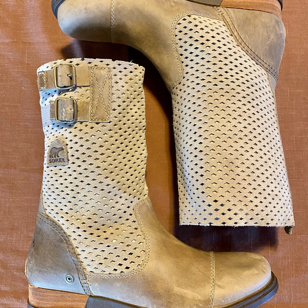 SOREL Women’s Pull On Boots 9